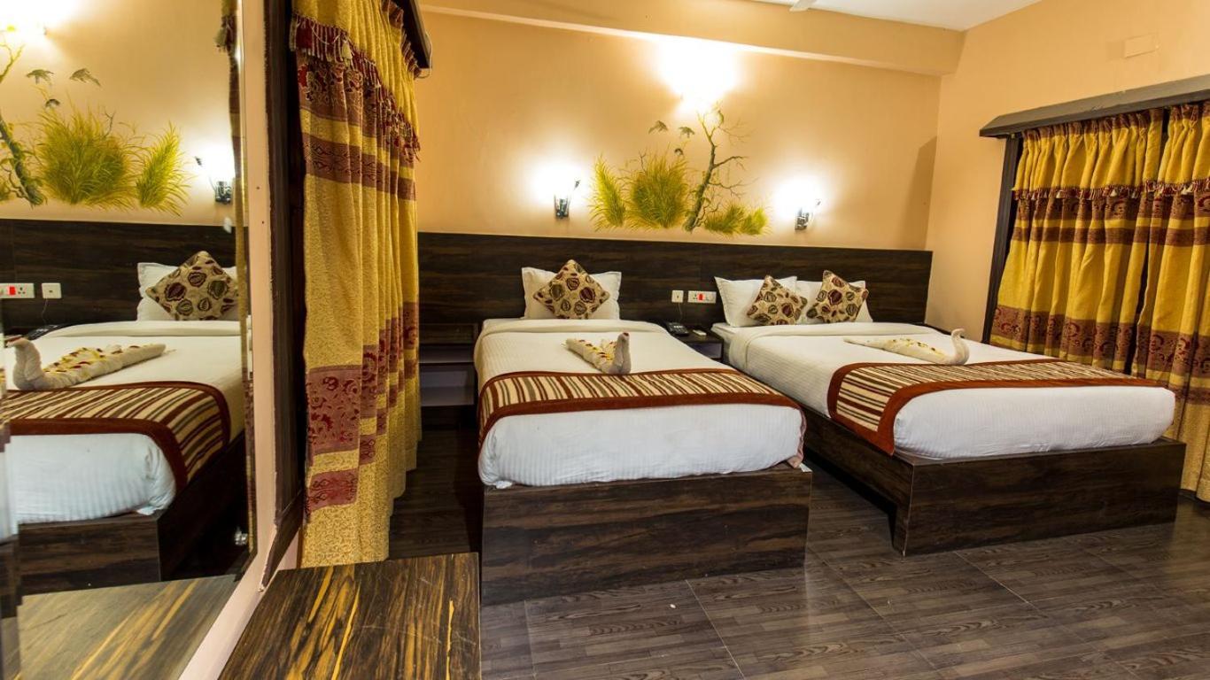 Hotel Royal Safari Sauraha Eksteriør bilde