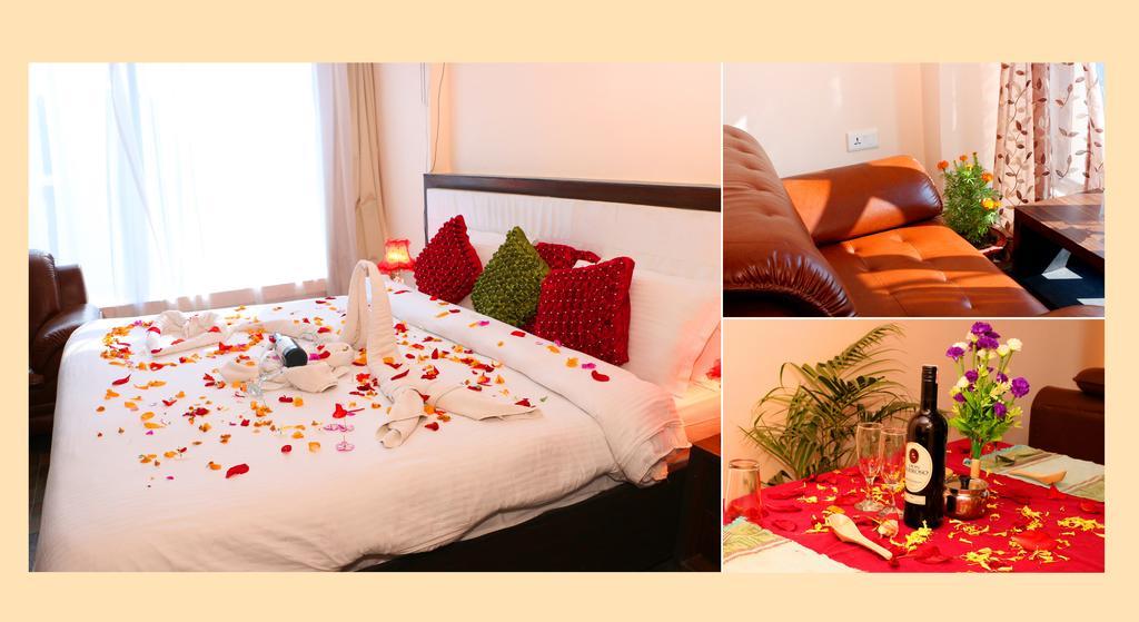 Hotel Royal Safari Sauraha Eksteriør bilde